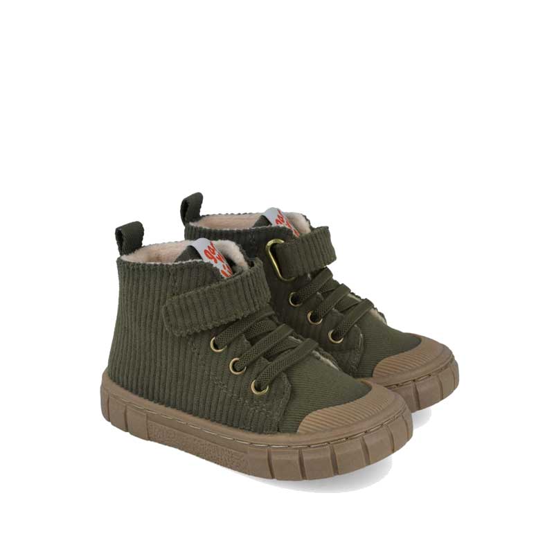 Pair of Garvalin Kids Boots in olive, outer side and front view.