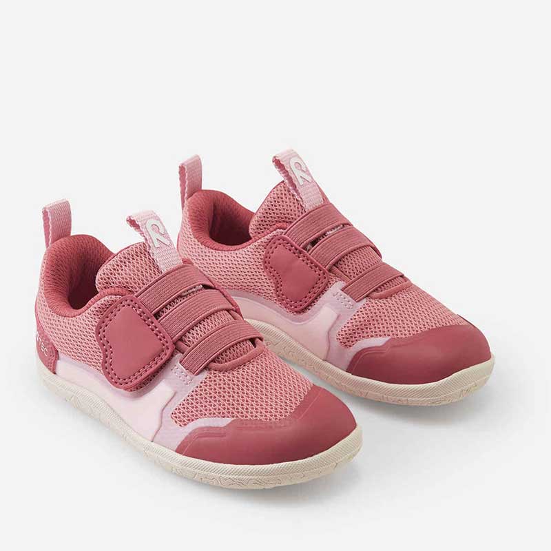 Pair of Reima Kids Trainers Tepastelu - Rose Blush, angled view showing outer side and front.