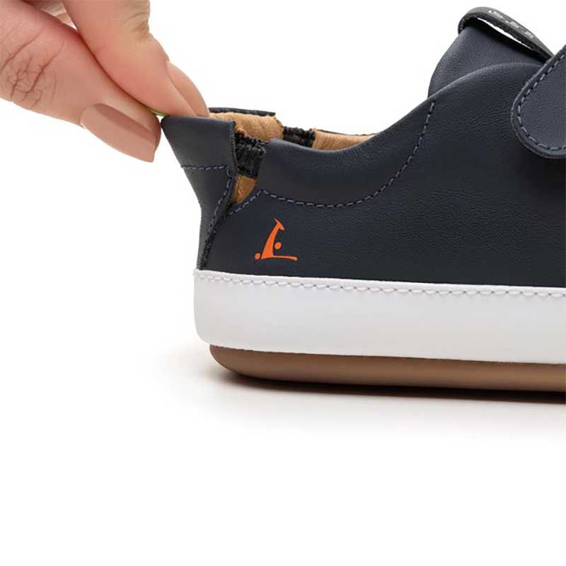 Tip Toey Joey Kids Trainer Bossy - Navy and White, close up elasticated heel.