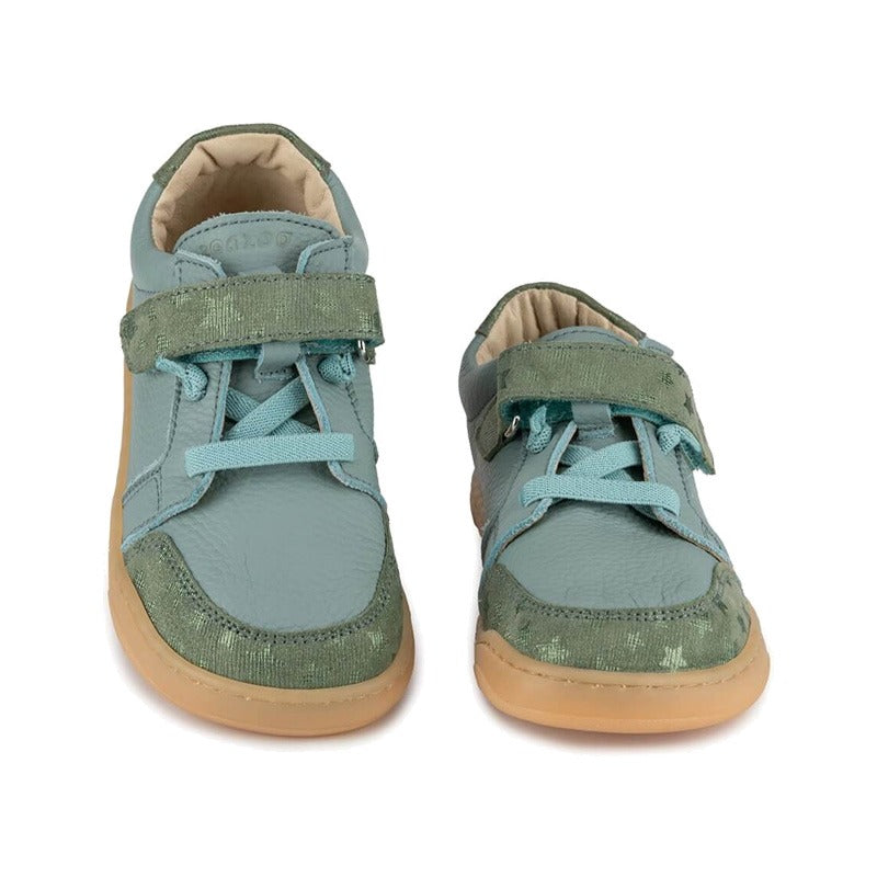 Pair of Zeazoo Kids Shoes Husky Mini - Mint Stars, front view.