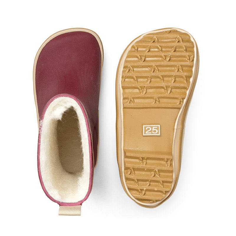 Pair of Bundgaard Kids Wellies Skippy - Berry, one showing top view and other showing sole view.