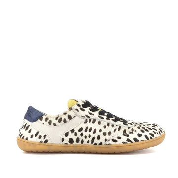 Mukishoes Trainer Lyra - Cruella, outer side view.