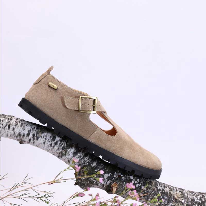Tikki Lang.S Women's Shoe Mira - Almond on a branch with snow and flowers.