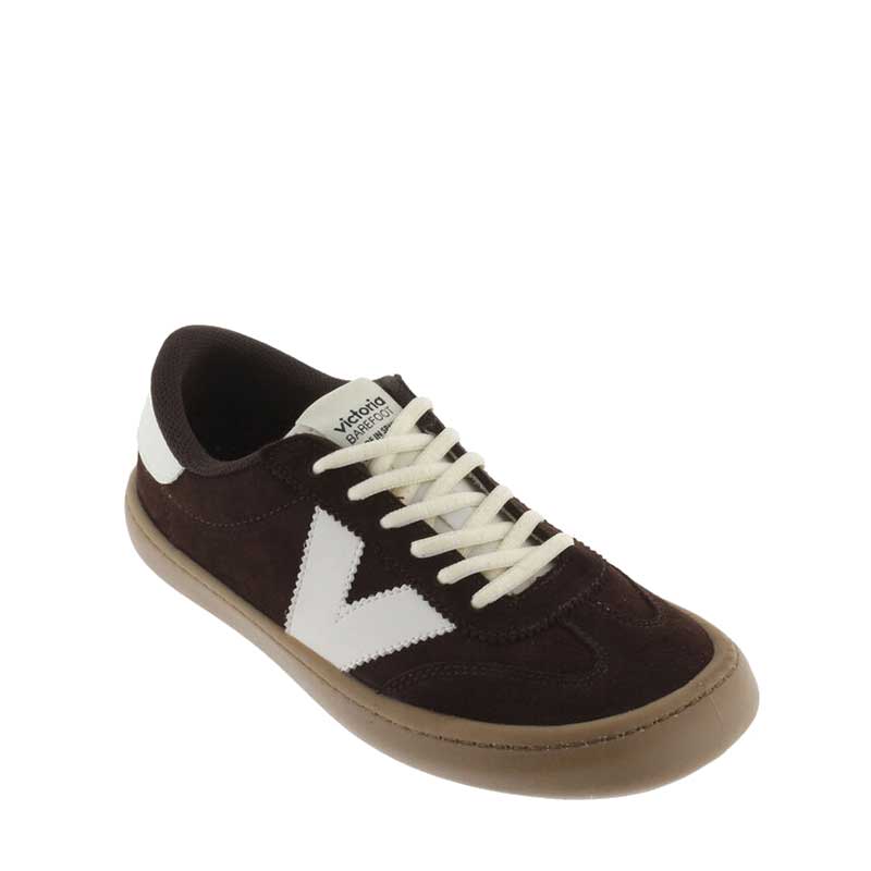 Victoria Adults Trainer Olmo - Chocolate, angled view showing outer side and front.