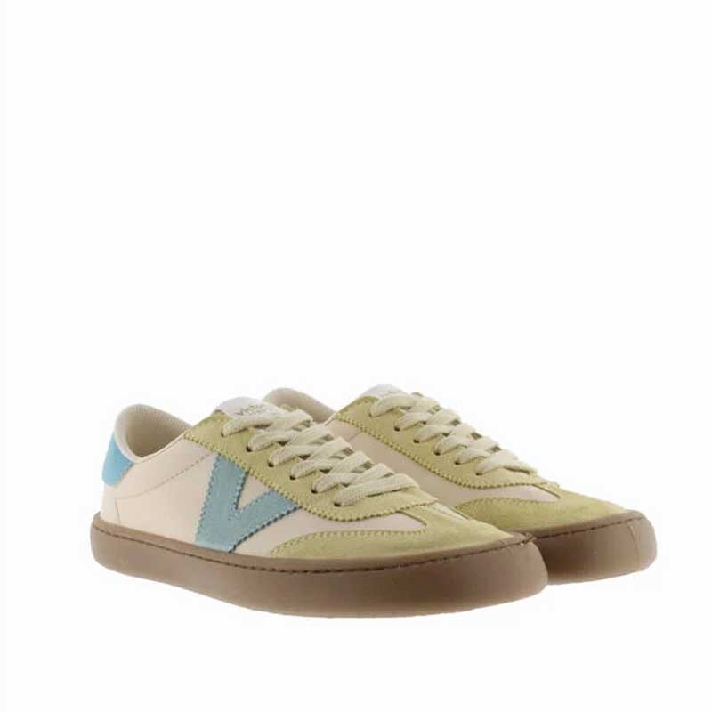 Pair of Victoria Women's Trainers Olmo - Vanilla, angled view showing outer side and front.