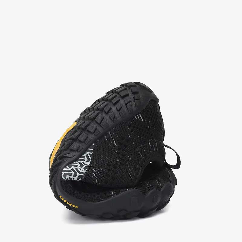 Saguaro Kids Smart I Trainer - Black, scrunched up.