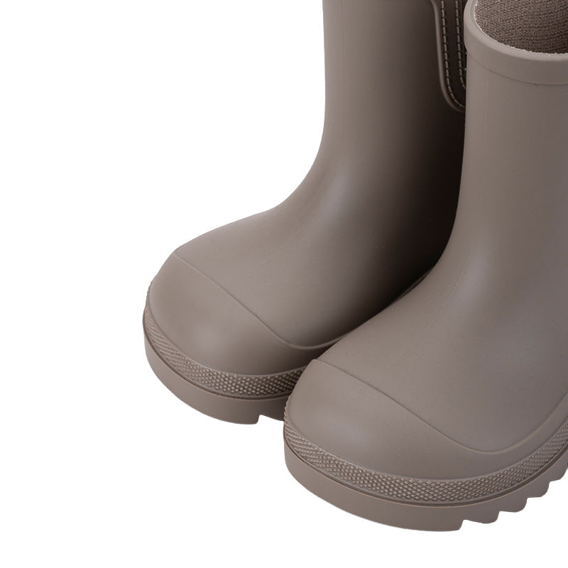 Pair of Igor Verona Barefoot Wellington Boots - Taupe, close up of toe boxes.
