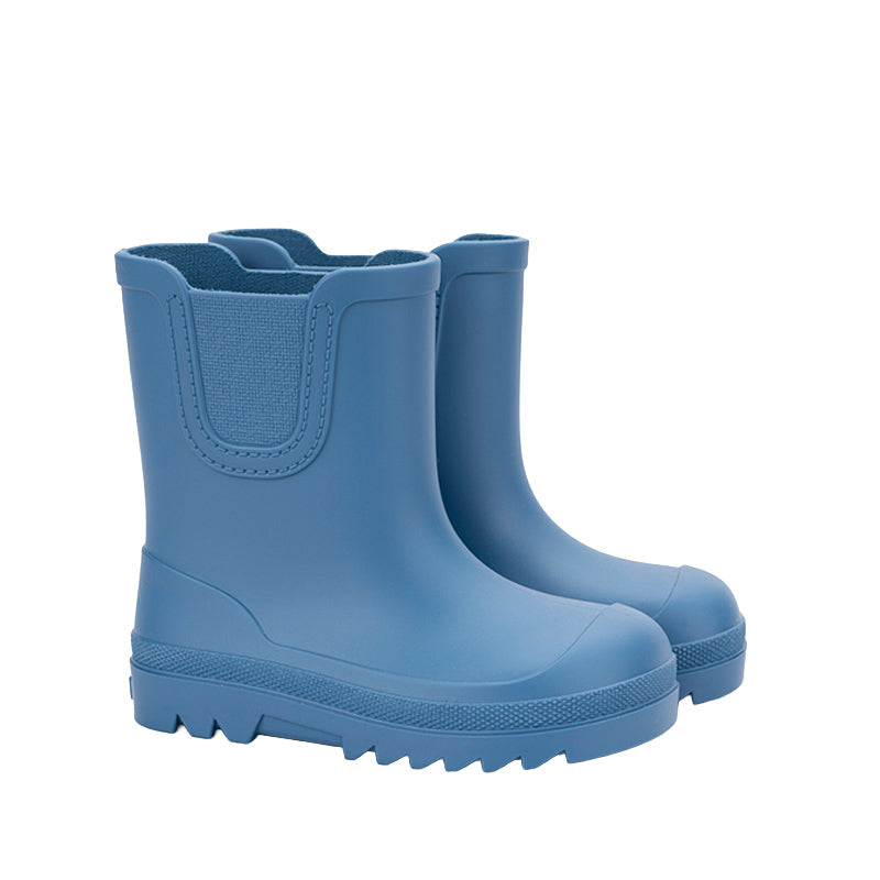 Pair of Igor Verona Barefoot Wellington Boots - Blue, angled view showing outer side and front.