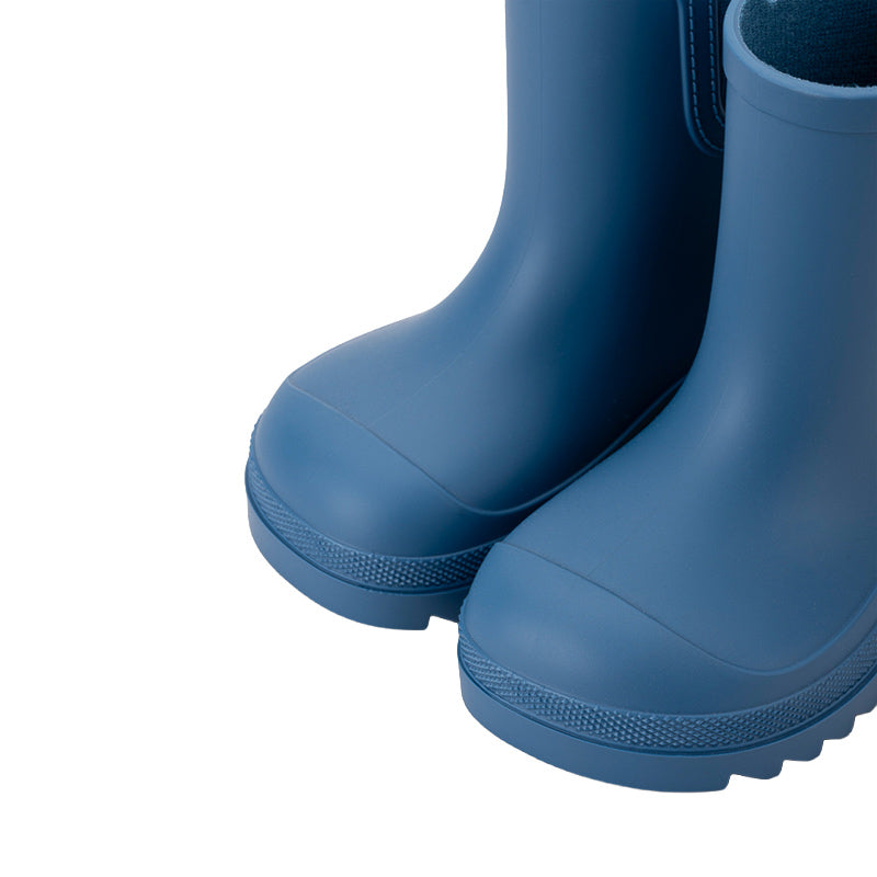 Pair of Igor Verona Barefoot Wellington Boots - Blue, close up of toe boxes.