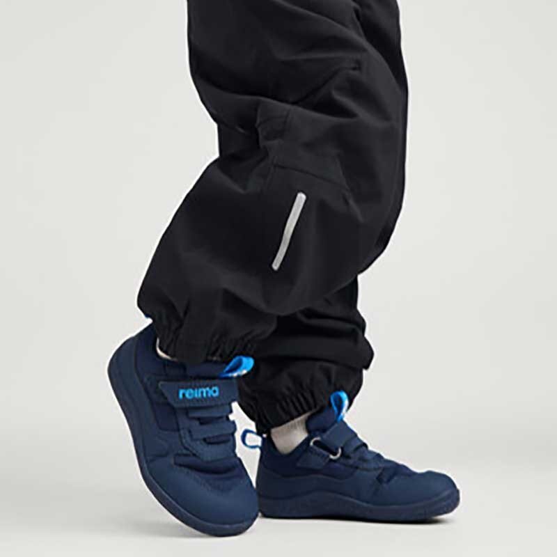 Child wearing Reima Kids Trainers Telmin - Navy.