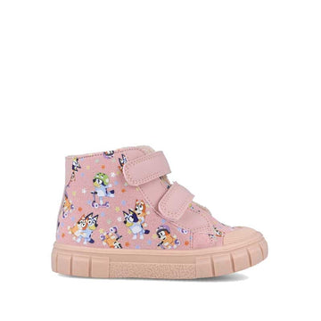 Garvalin x Bluey Barefoot Boot in pink, outer side view.