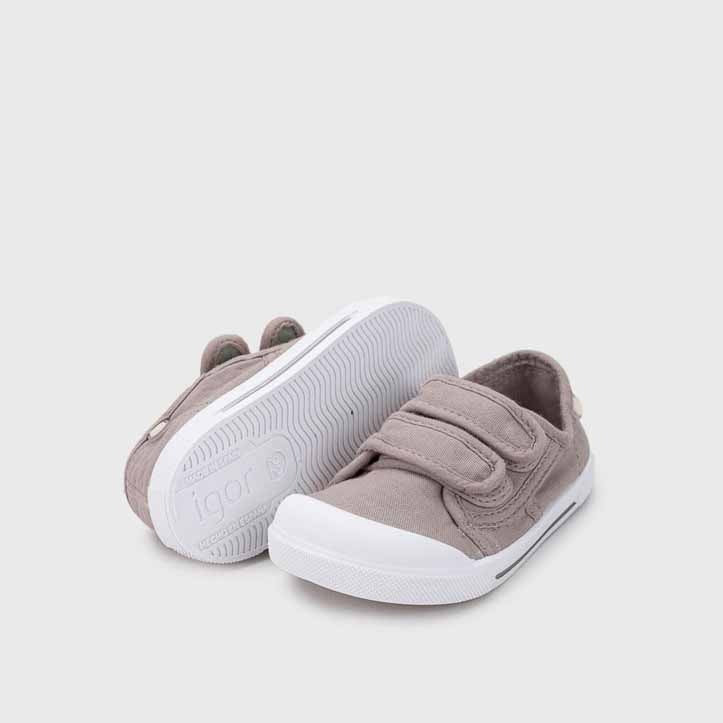 Pair of Igor Canvas V Shoes - Topo, outer side, front and sole view.