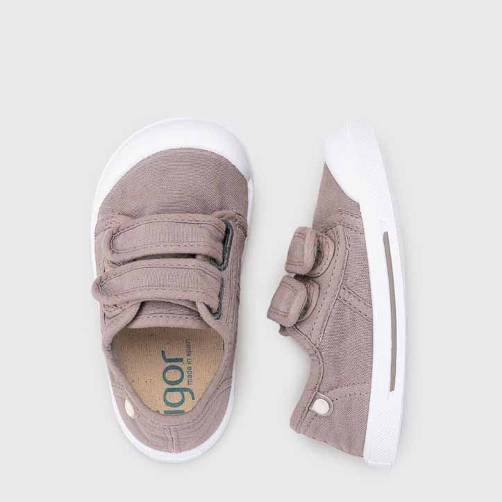 Pair of Igor Canvas V Shoes - Topo, top and side view.