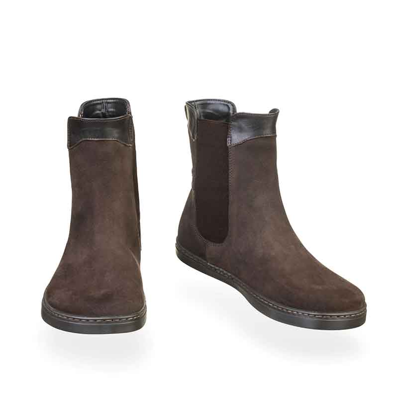 Pair of Peerko Adults Boots Chelsea in brown, front and inner side view.