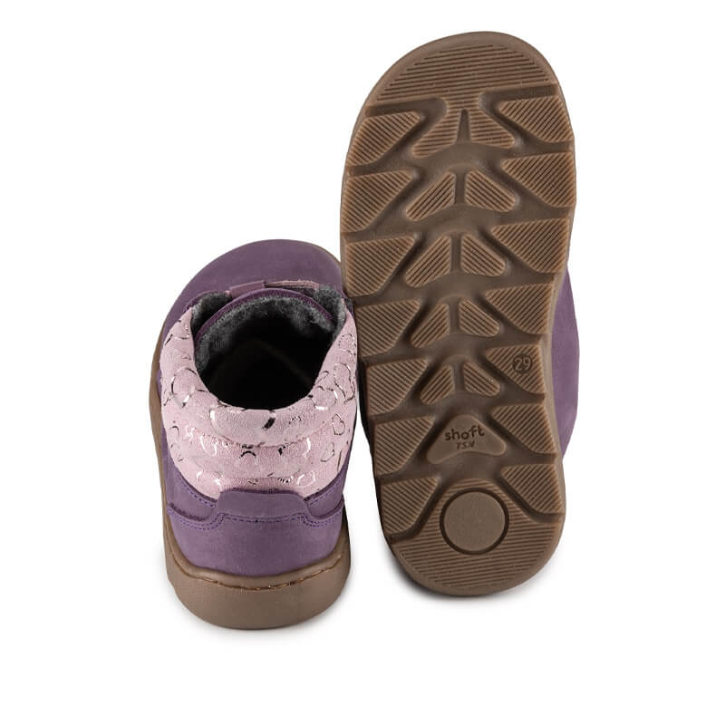 Pair of Zeazoo Kids Boots Grizzly - Purple, one showing the rear view and the other showing the sole view.