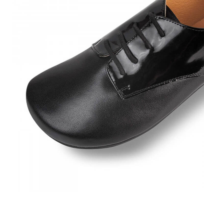 Shapen Adults Fleur 2.0 All Year Barefoot Shoe - Black, close up of toe box.
