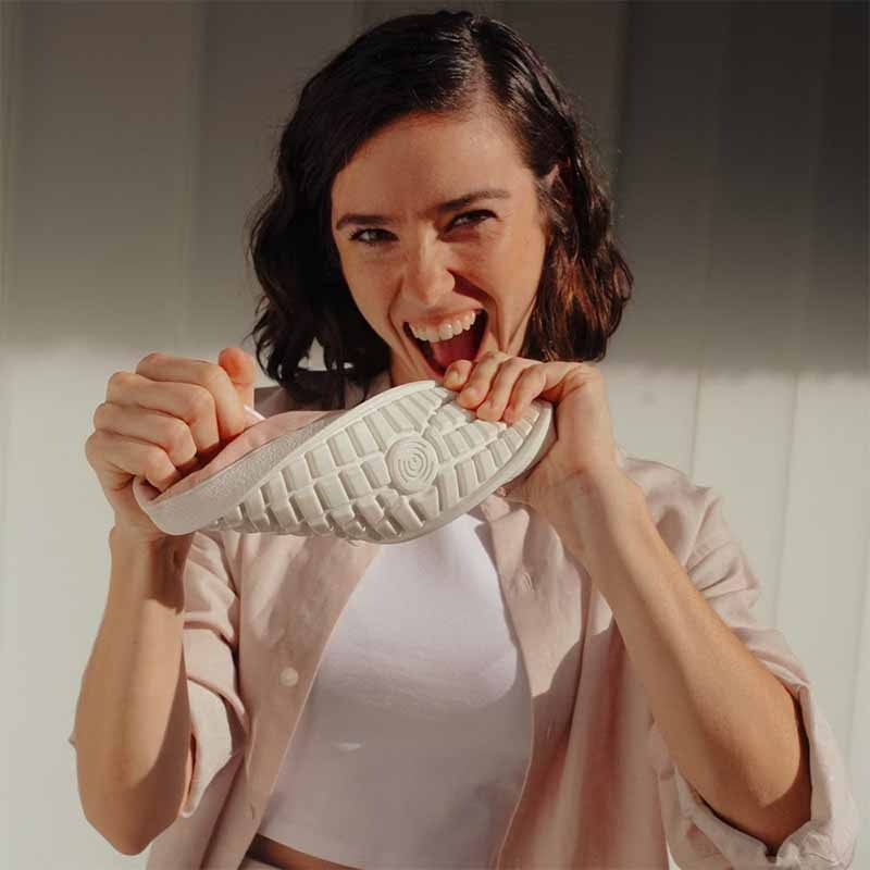 Groundies Adults Trainers Lima - Salmon (1)