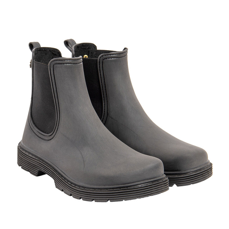 Pair of El Naturalista Barefoot Chuva Wellington Boots - Black, angled view showing outer side and front.