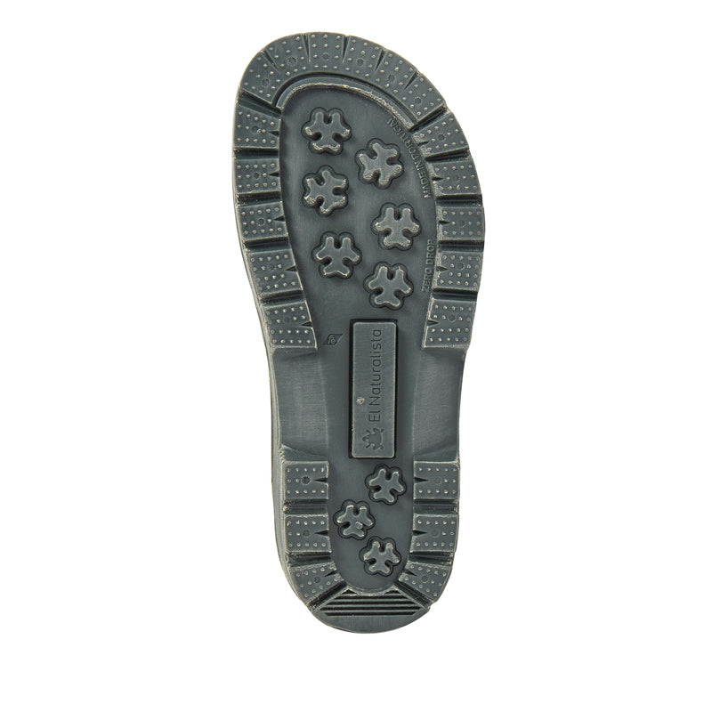 El Naturalista Barefoot Chuva Wellington Boot - Khaki, sole view.