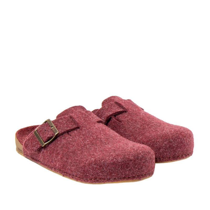 Pair of El Naturalista Barefoot Felt Slippers - Burgundy, angled view showing outer side and front.