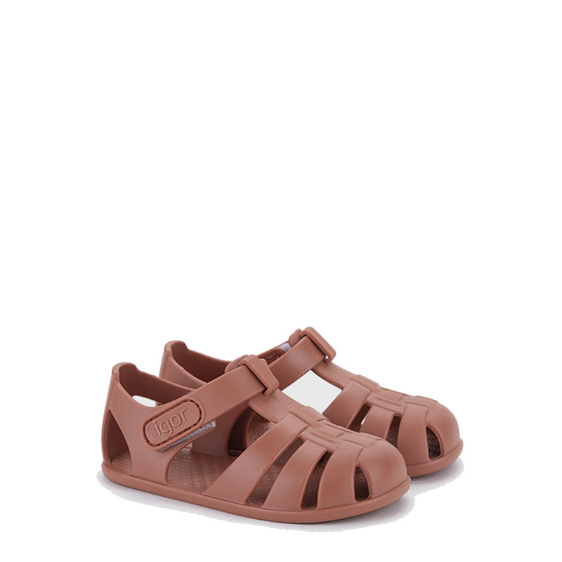 Pair of Igor Nemo Jelly Shoes in terracotta, angled view showing outer side and front.