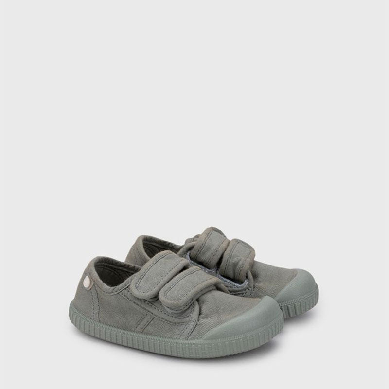 Pair of Igor Berri BRF Canvas Shoes in navy, outer side and front view.