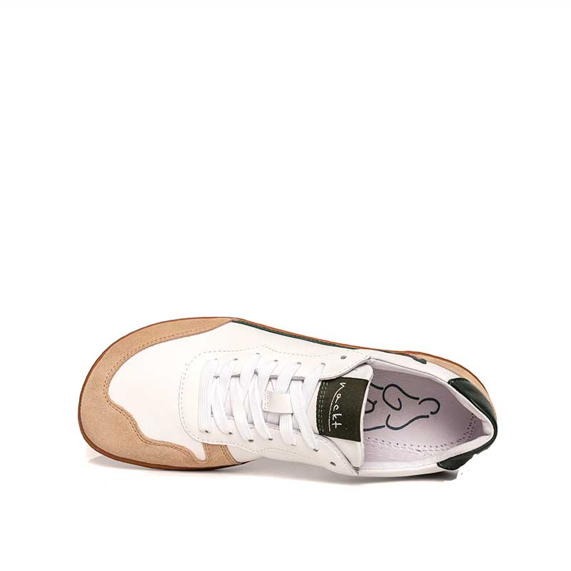 Nackt Adults Trainer Manon - Scots Pine, top view.