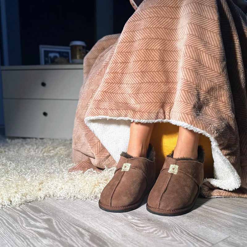 Zeazoo Adults Slippers Shaun - Brown Sheepskin