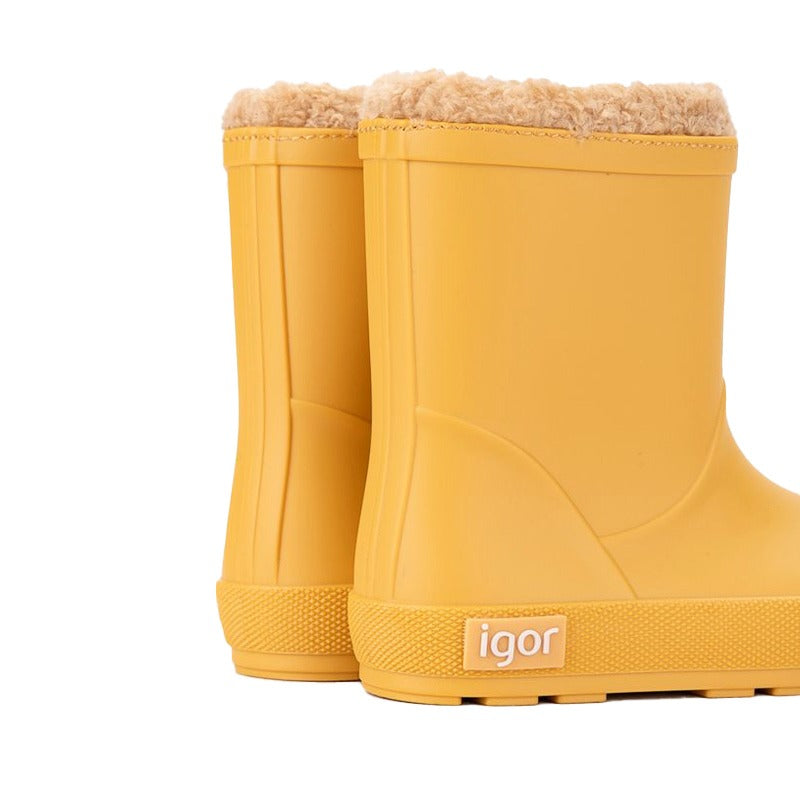 Pair of Igor Yogi Barefoot Warm Wellington Boots - Amarillo Yellow, side and rear view.