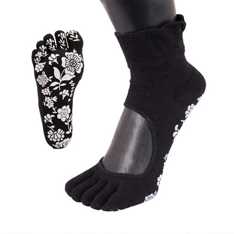 TOETOE Adults Anti-Slip Serene Ankle Toe Socks - Black, sole and side view.